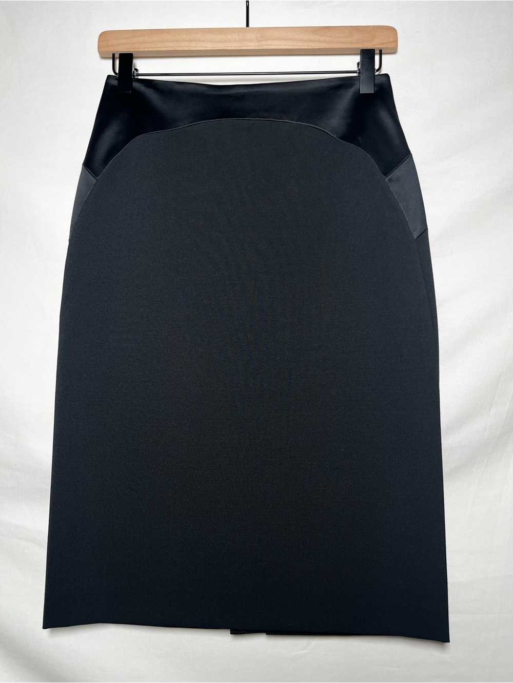Antonio Melani Black Satin Trim Pencil Skirt Exposed Zip Size 0